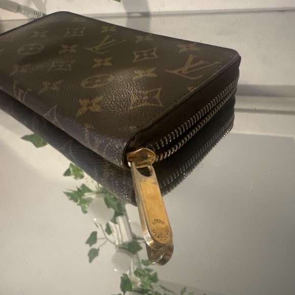 Monogrammed Louis Vuitton Zippy Wallet - Picture 2 of 4